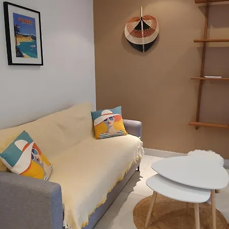 Centre Bd 1er アンティーブ